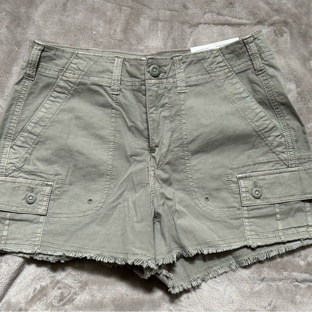 American Eagle ‘90’s Boyfriend Women's Olive High Rise Cargo Shorts